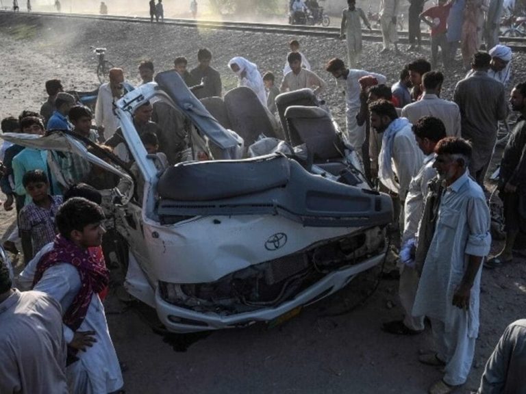 20 killed As Train Crashes into Coach Carrying Sikh Pilgrims Near Sheikhupura