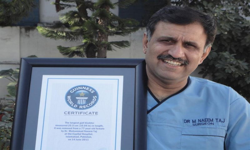 Pakistani surgeon wside