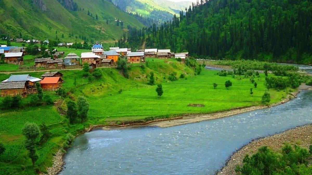 Top 10 Tourist Places to visit in Kashmir Pakistan