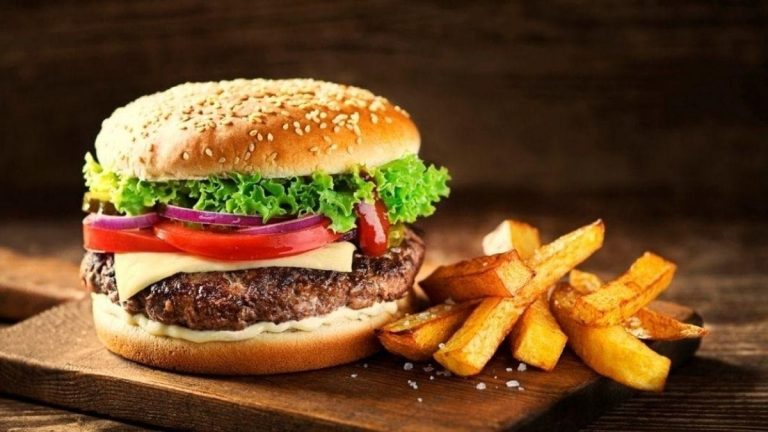8 of the Absolute Best Burgers in Lahore 2023