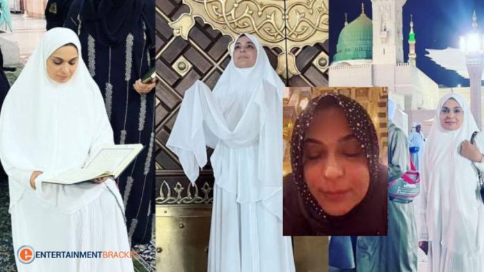 Meera films herself while praying inside Masjid-e-Nabawi